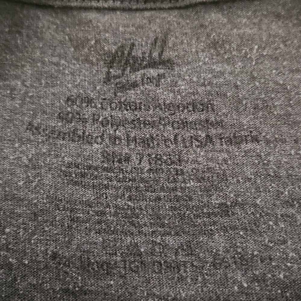 3/$20,CHILL Gray Headphones & Crows T-shirt - Picture 4 of 4